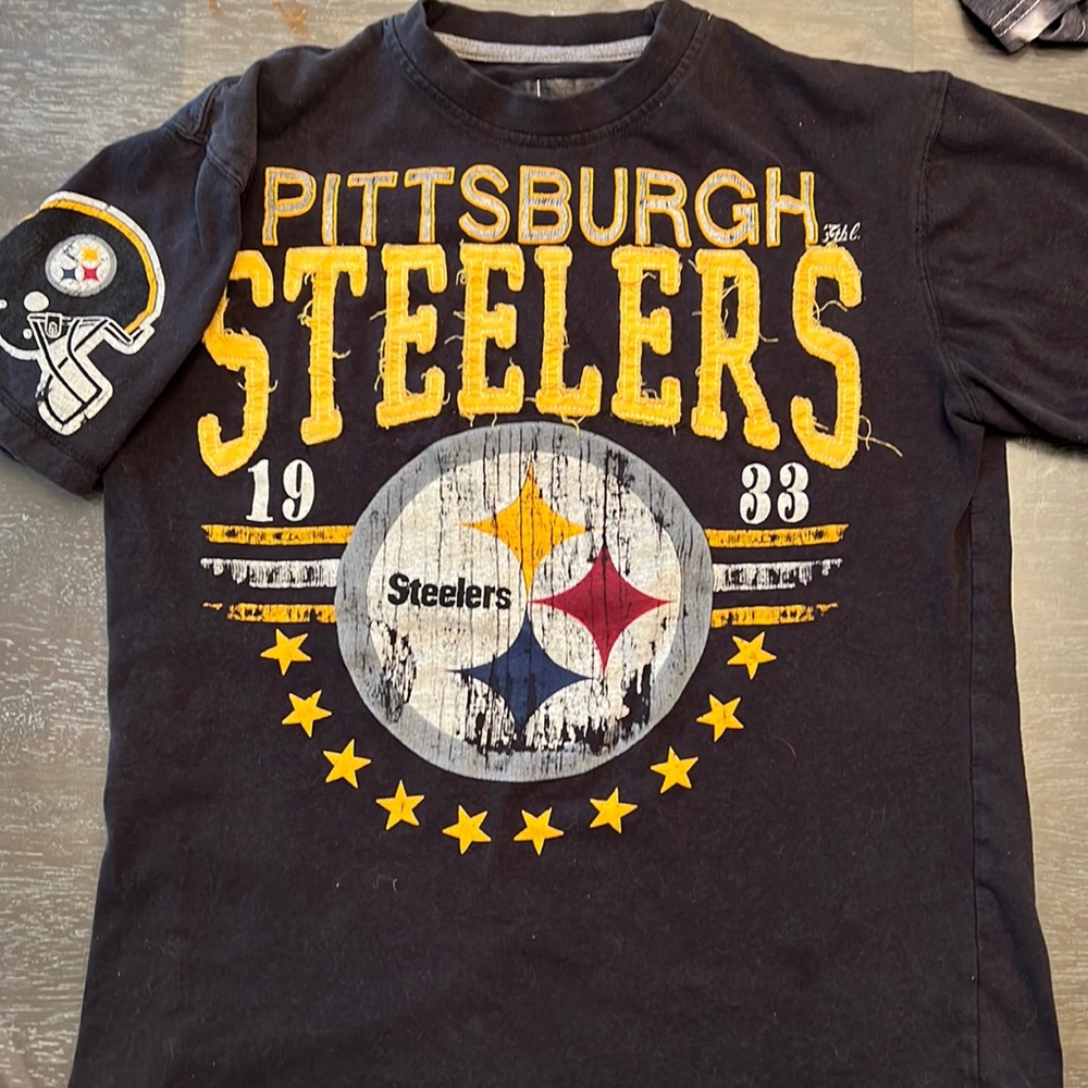 NFL official Pittsburg Steelers sz medium distressed vintage t shirt